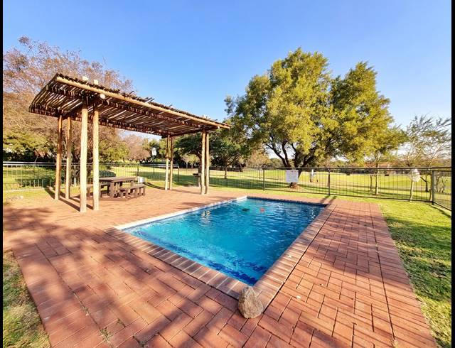 2 BEDROOM APARTMENT FOR SALE IN JACKAL CREEK GOLF ESTATE